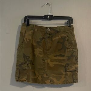 Sanctuary Olive Green Camo Skirt Women's‎ Size 26